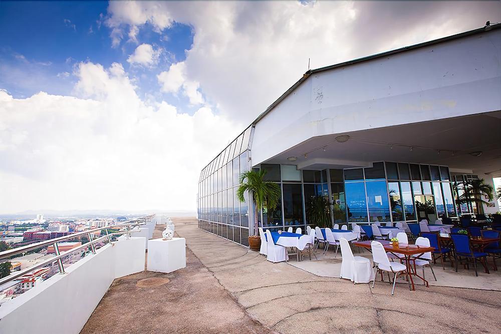 Mark Land Pattaya Beach Exterior photo
