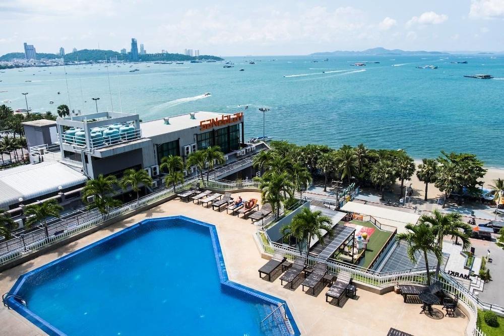 Mark Land Pattaya Beach Exterior photo