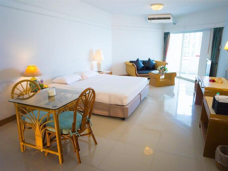 Mark Land Pattaya Beach Exterior photo