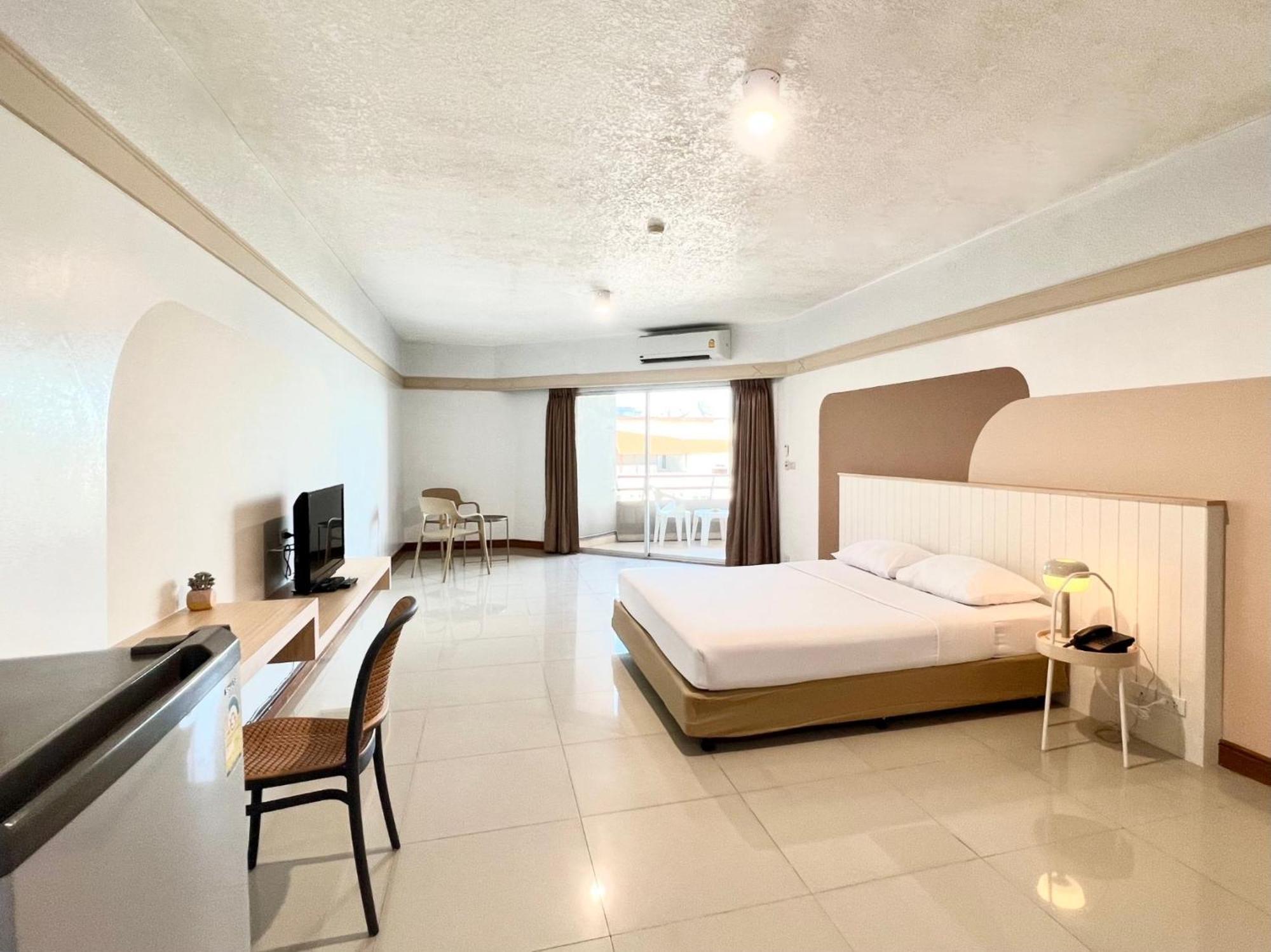 Mark Land Pattaya Beach Exterior photo