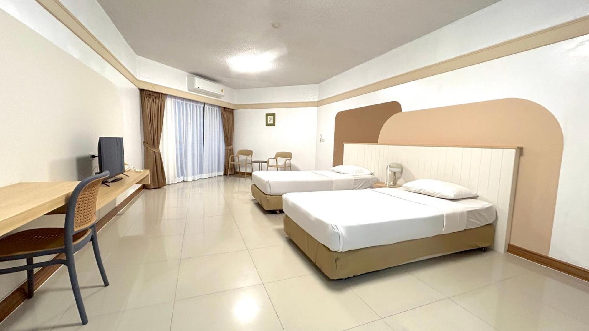 Mark Land Pattaya Beach Exterior photo